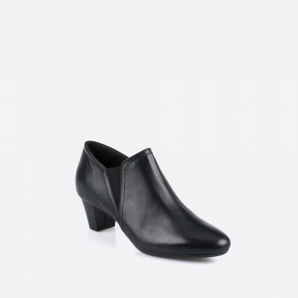 Black Low boots in Leather for Woman - AIPOD